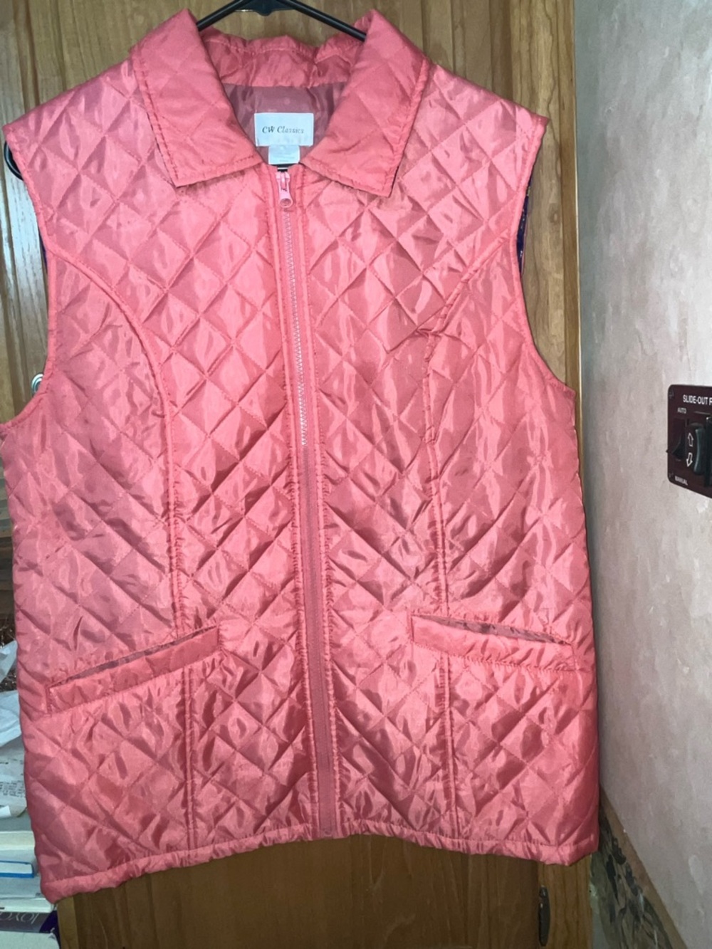 Classic Quilted Coral Sleeveless Vest with Zipper Size Medium